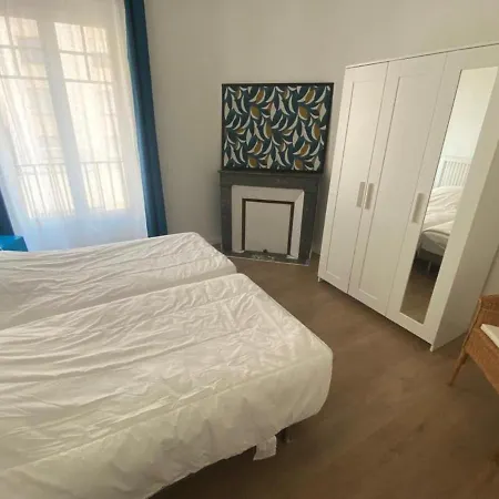 Charmant T3 Lumineux Avec Cuisine Neuve Et Proche Plages A Saint Charles, - Fr-1-239-968 *