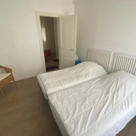 Apartment Charmant T3 Lumineux Avec Cuisine Neuve Et Proche Plages A Saint Charles, - Fr-1-239-968