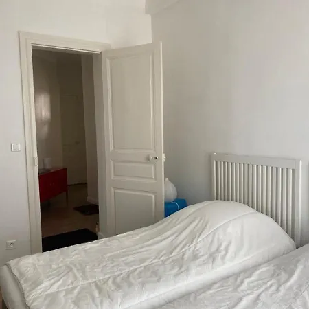 Charmant T3 Lumineux Avec Cuisine Neuve Et Proche Plages A Saint Charles, - Fr-1-239-968 * Biarritz
