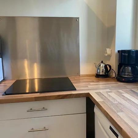 Charmant T3 Lumineux Avec Cuisine Neuve Et Proche Plages A Saint Charles, - Fr-1-239-968 *