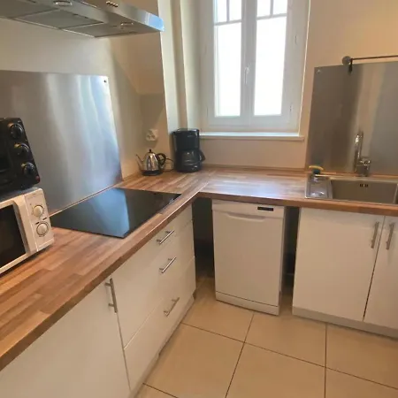 Charmant T3 Lumineux Avec Cuisine Neuve Et Proche Plages A Saint Charles, - Fr-1-239-968 * Biarritz